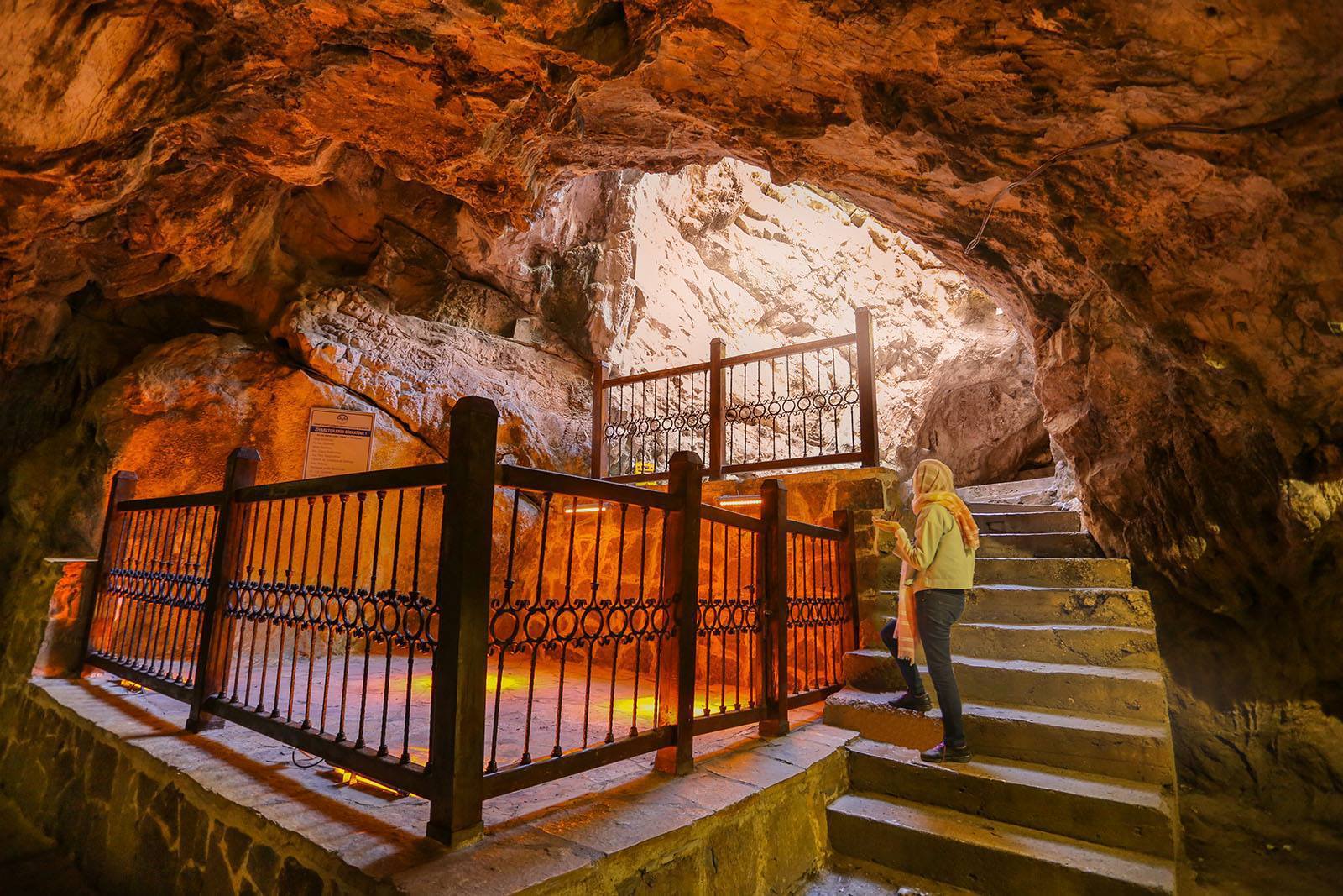 Eshab-ı Kehf Mağarası